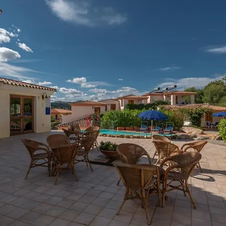Stunning Residence Bouganvillage Studio Sleeps 2 Plus Child Bed Tanaunella