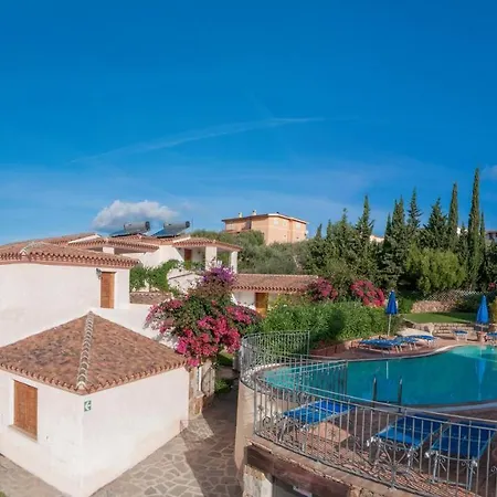 Stunning Residence Bouganvillage Studio Sleeps 2 Plus Child Bed Tanaunella