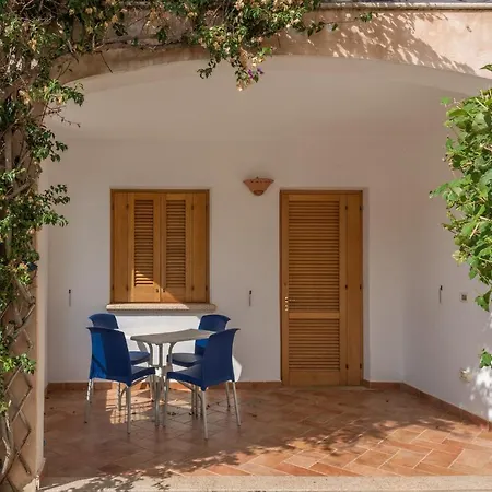 Stunning Residence Bouganvillage Studio Sleeps 2 Plus Child Bed